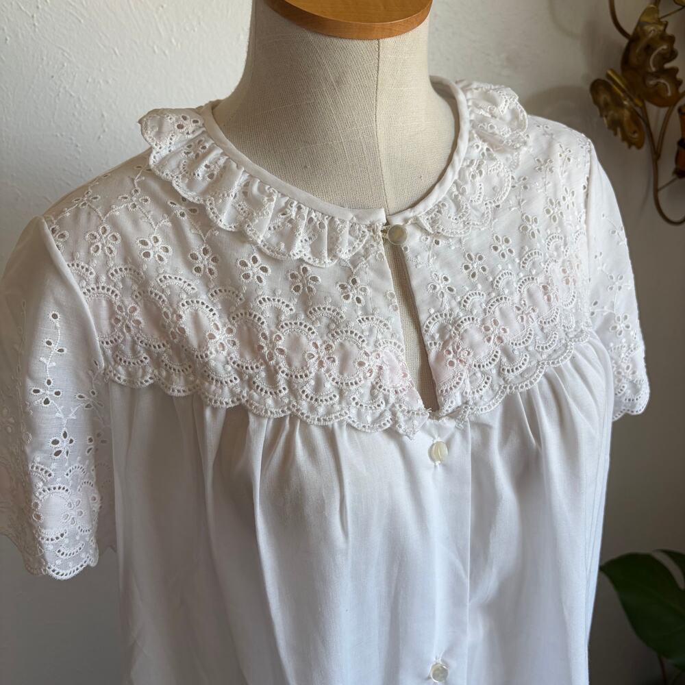 60s eyelet button nightgown